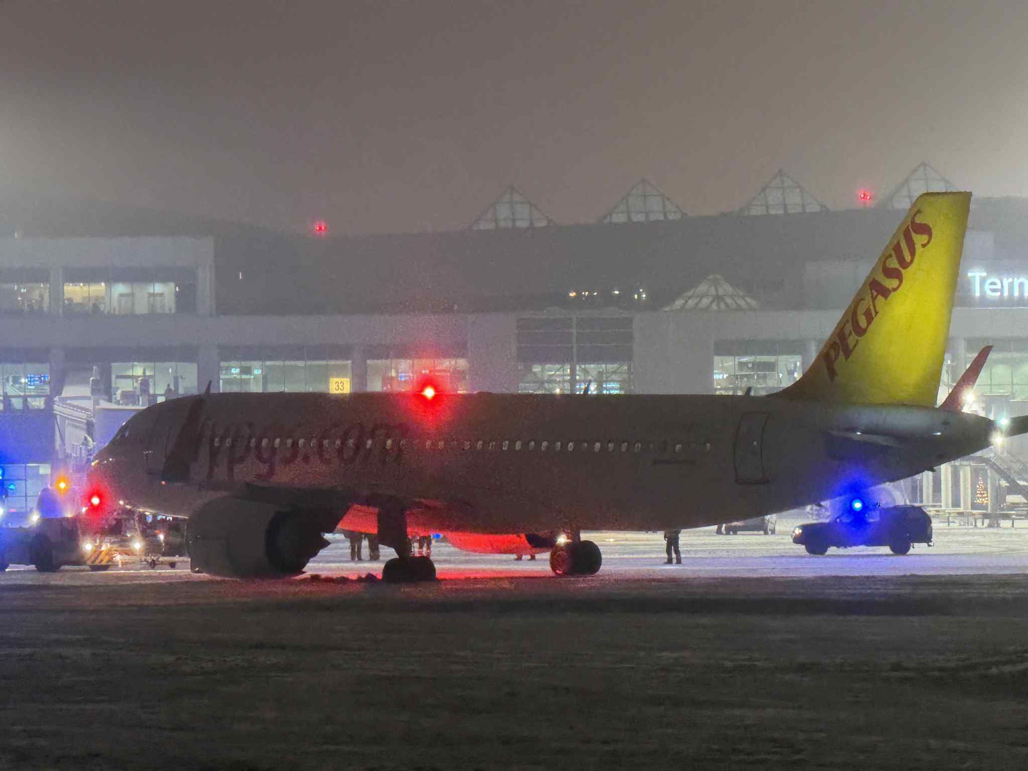 Pegasus uçağı Budapeşte’de kara saplandı!