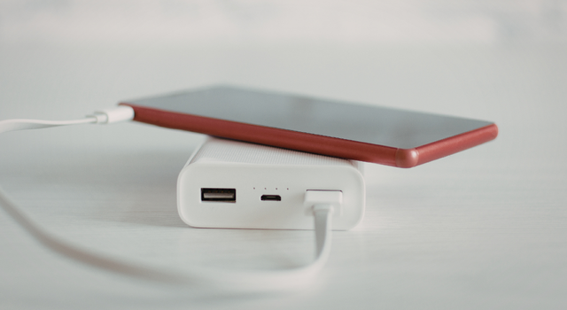 Havacılıkta yeni dönem: Uçuşlarda powerbank kısıtlaması başladı!