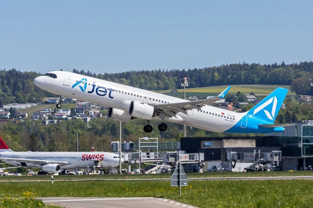 AJet, BOC Aviation ile 5 Yeni Airbus A321neo İçin Anlaştı