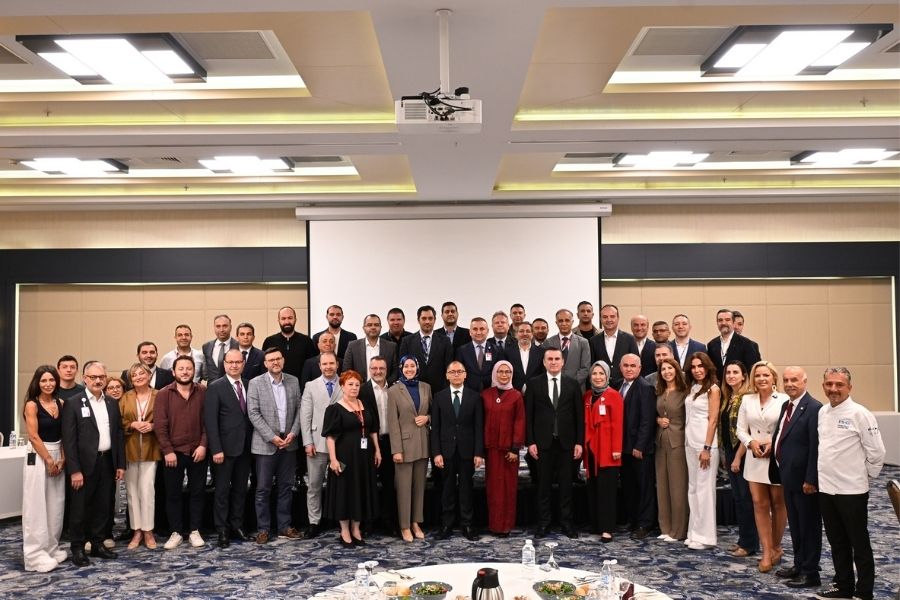Halil Avşar'dan Sabiha Gökçen'e Duygusal Veda