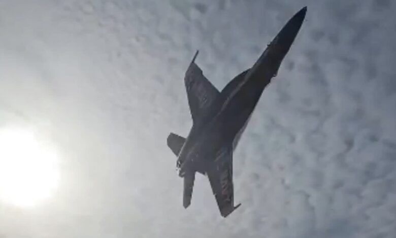 Blue Angels'ın Pensacola'daki Alçak Uçuşu İncelemeye Alındı