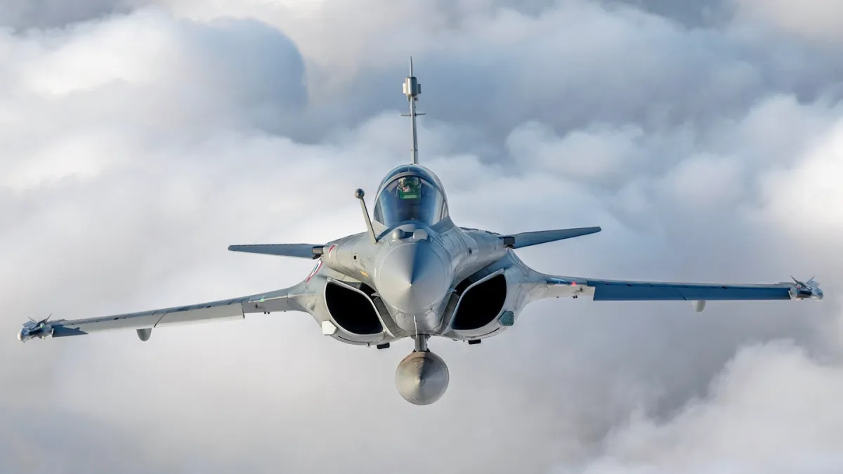 Ukrayna'nın Modern Hava Gücü Hamlesi: 16 Rafale F4 Jet Tedariki
