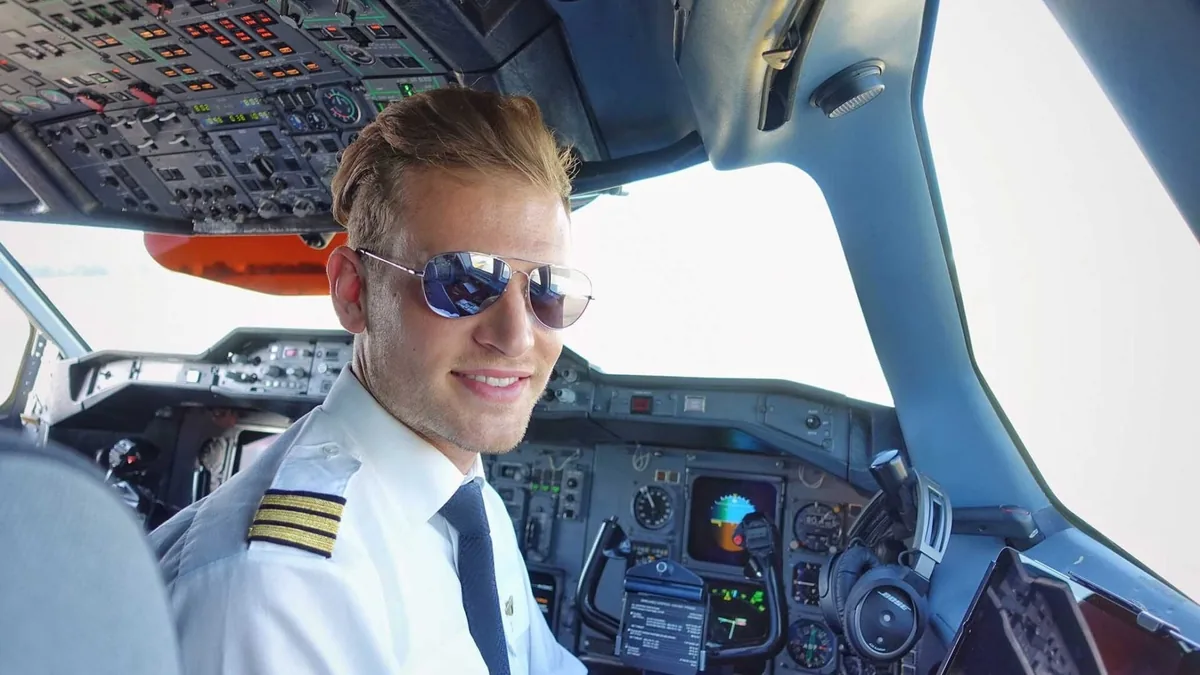 American Airlines Pilotundan İlginç Telsiz Hatası: Yolcu Anonsu Kuleye Gitti