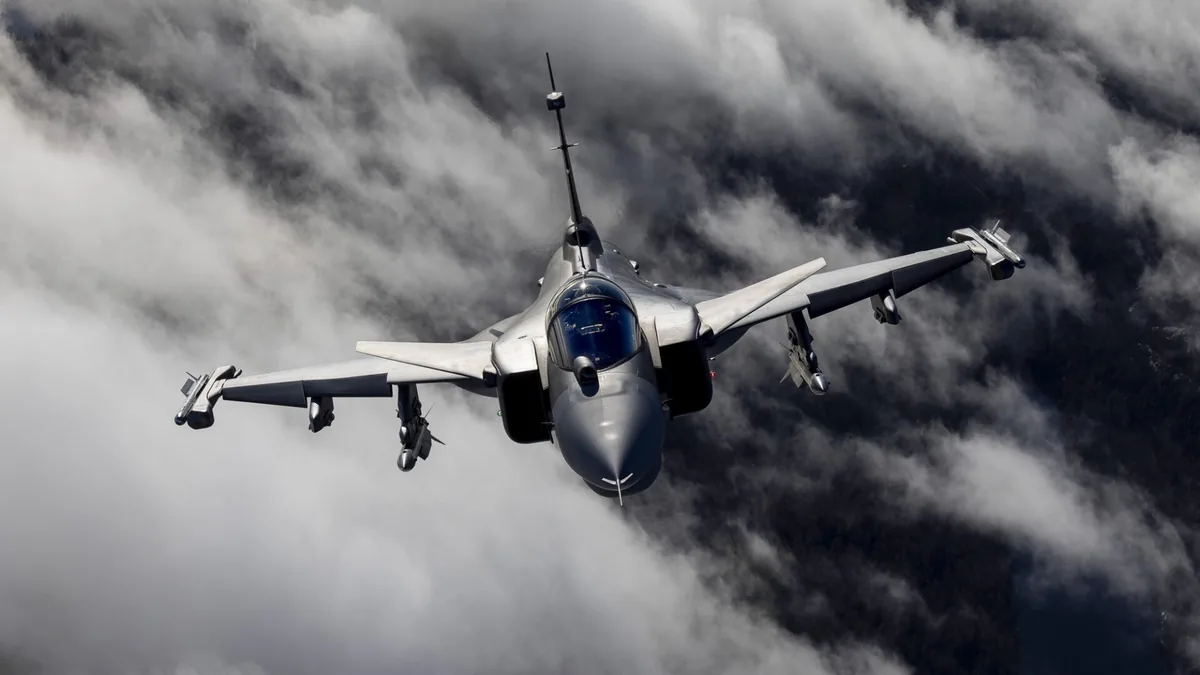 İngiltere'den Ukrayna'ya 16 Gripen Savaş Uçağı İçin 300 Milyon Euro Destek