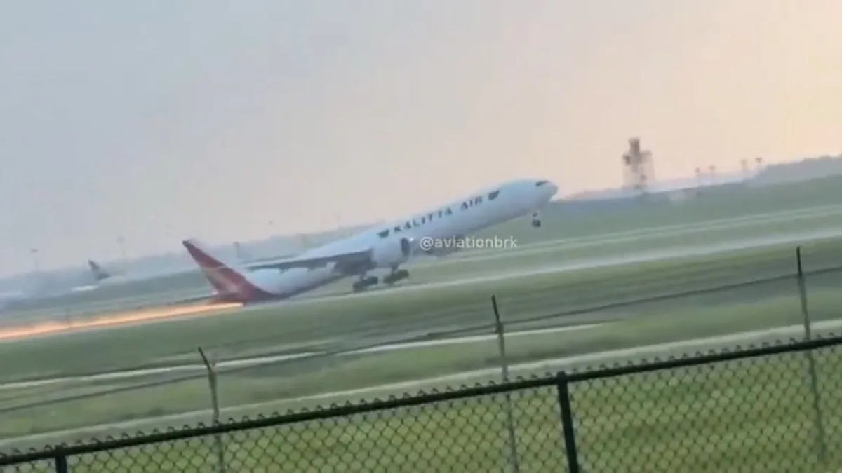 Kalitta Air'in Boeing 777 Kargo Uçağı Cincinnati'de Kuyruk Vurması Olayı