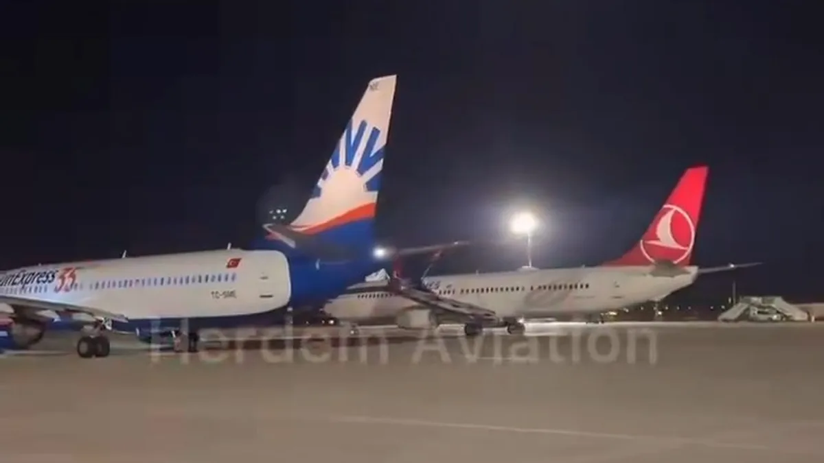Antalya Havalimanı'nda THY ve SunExpress'ten Nadir Görüntü