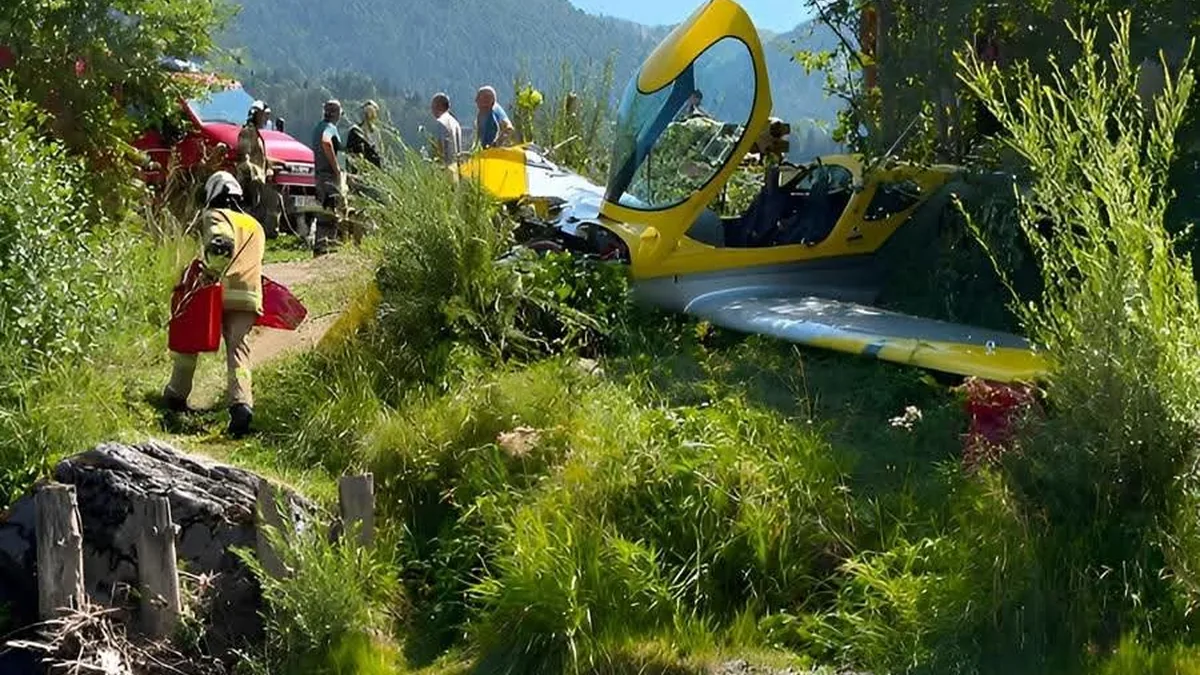 Avusturya'da Planör Çeken Uçak Motor Arızasıyla Düştü