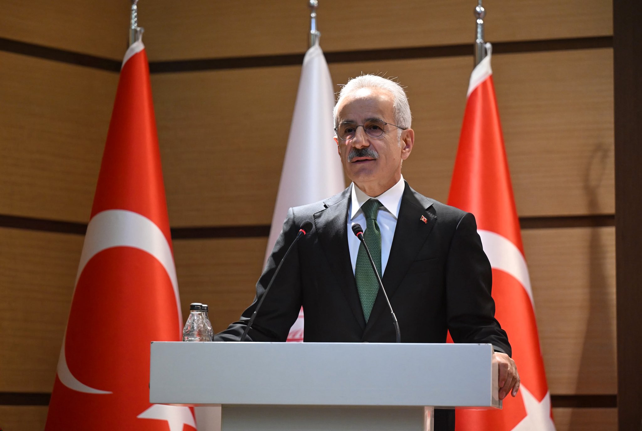 Bakan Uraloğlu sivil havacılık verilerini paylaştı: Hizmet verilen yolcu sayısı 247 milyona ulaştı