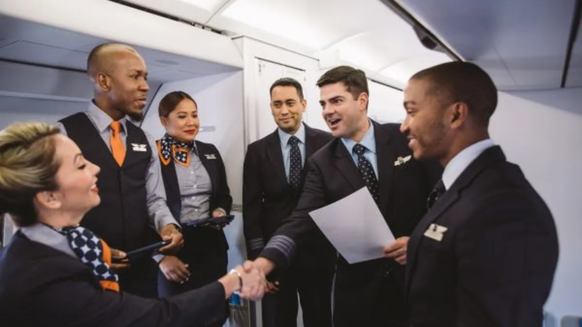 JetBlue, Operasyonel Krizi Aşmak İçin Kabin Memurlarına Bonus Teklif Etti
