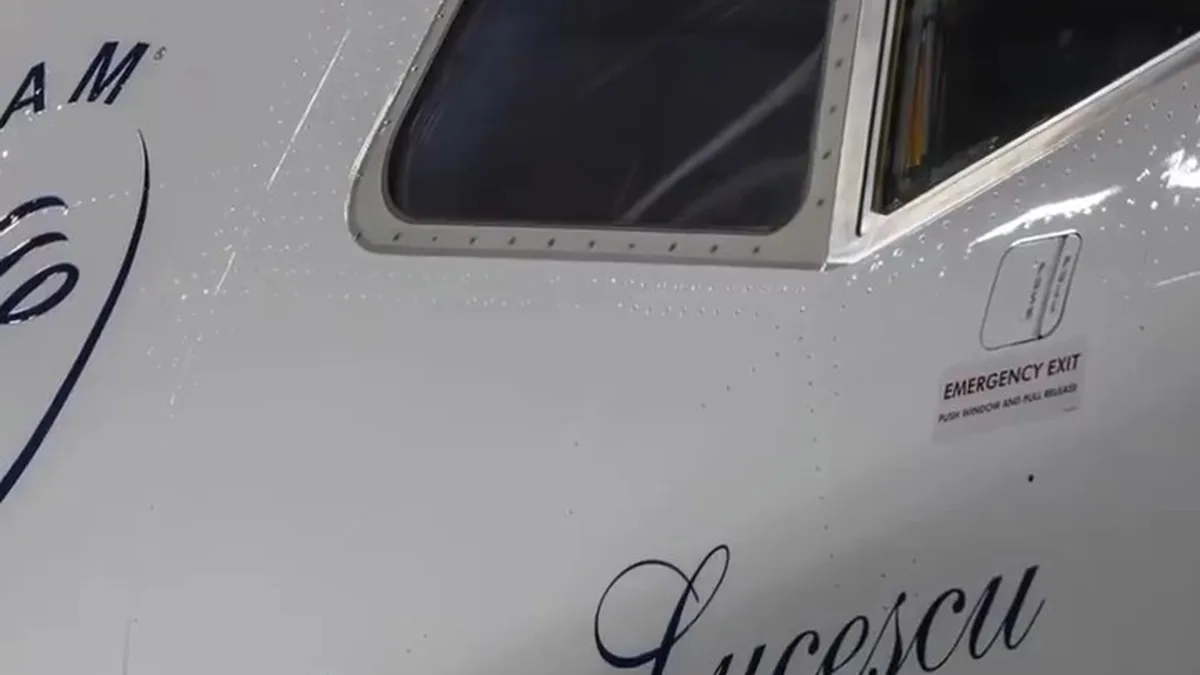 TAROM'un İlk Boeing 737 MAX'ine Efsane Teknik Direktör Mircea Lucescu'nun Adı Verildi