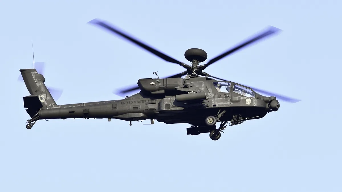 ABD Ordusu AH-64E Apache Helikopteri Düştü: İki Mürettebat Öldü