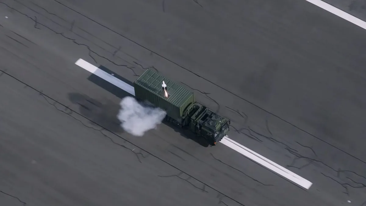 Rheinmetall FV-014 Dolaşan Mühimmatını Hareket Halindeki Araçtan Fırlattı