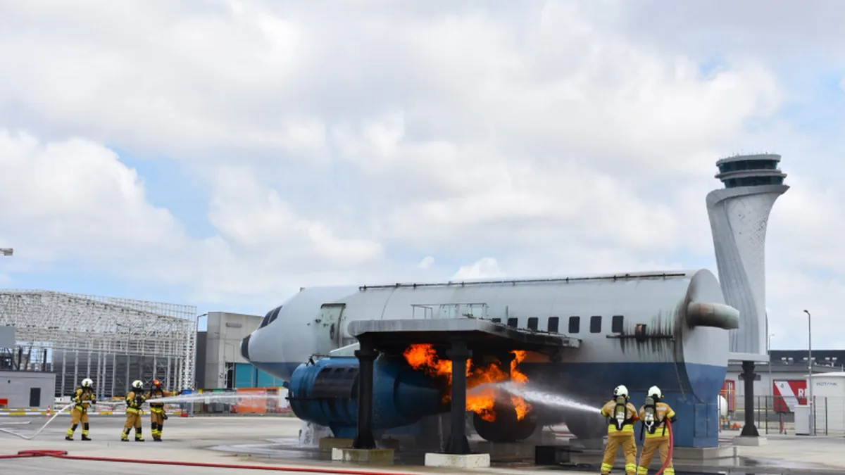 HEAŞ ARFF Ekipleri İGA İşbirliğiyle Uçak Yangın Söndürme Eğitimini Tamamladı