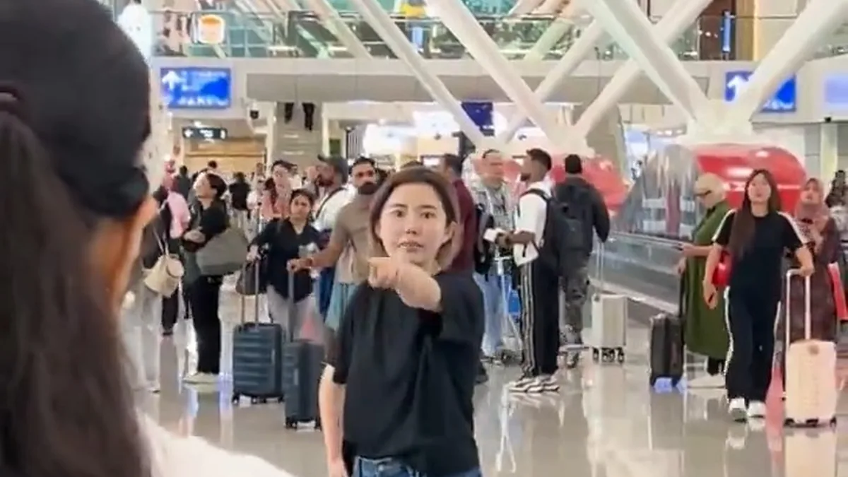 KLIA'da Yolcuları Rahatsız Eden Çinli Kadın Psikiyatriye Sevk Edildi