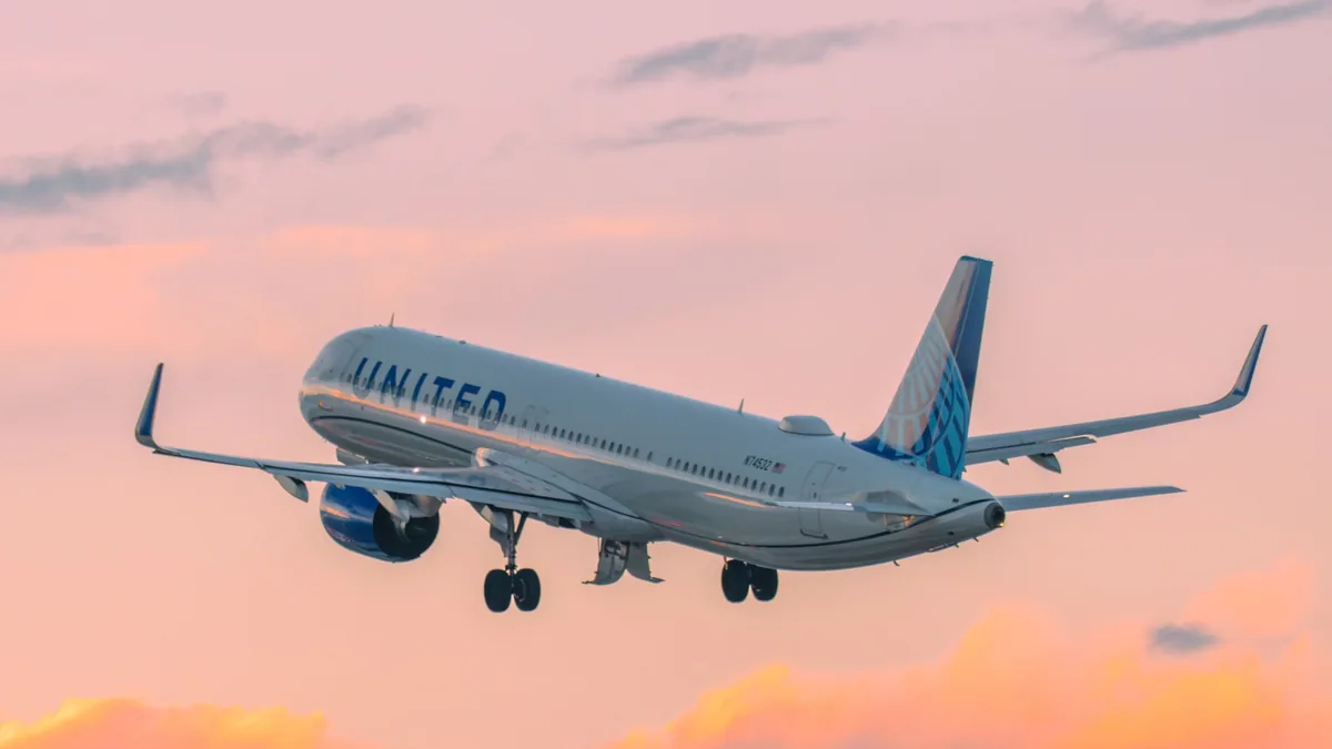 United Pilotunun Küfürleri Açık Mikrofondan Yolculara Yansıdı