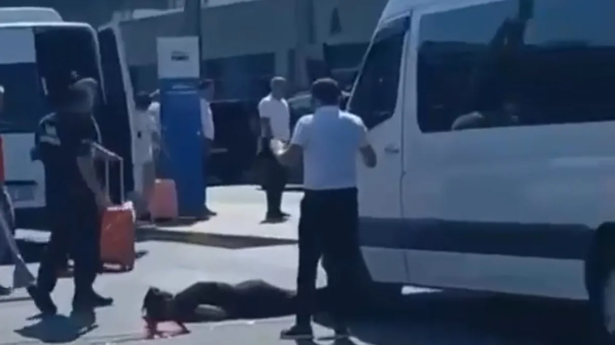 Antalya Havalimanı'nda Trajik Olay: Emekli Polis Eşini Öldürdü