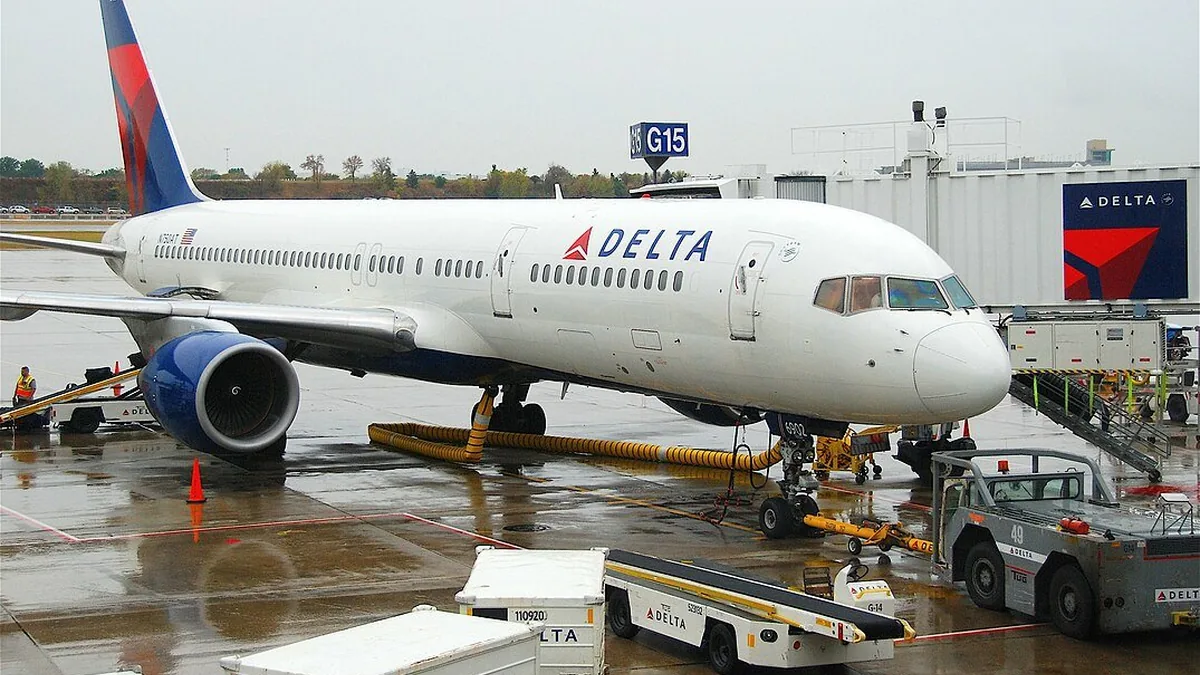 Delta Uçağında Şaşırtıcı Olay: iPhone Tuvalet Atık Tankında Kaldı
