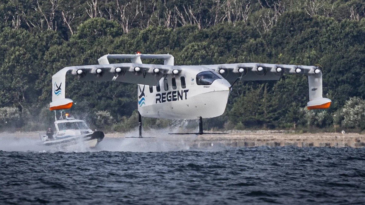 REGENT, İnsanlı İlk Tam Elektrikli Deniz Planörü Uçuşunu Tamamladı
