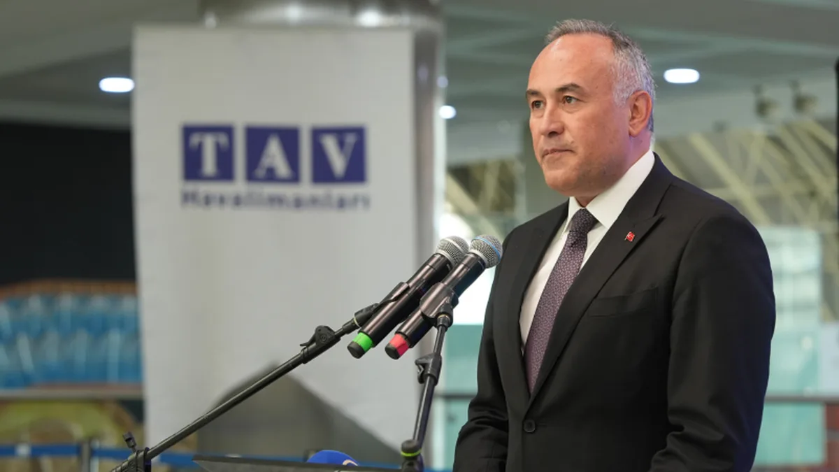 TAV Havalimanları İzmir Adnan Menderes'te 20 Yıllık Başarıyı Kutluyor