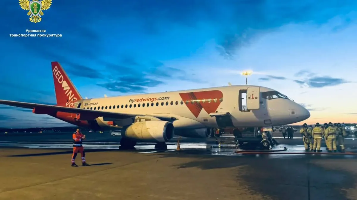Koltsovo'da Red Wings Superjet 100'de Oksijen Dolumu Sırasında Yangın