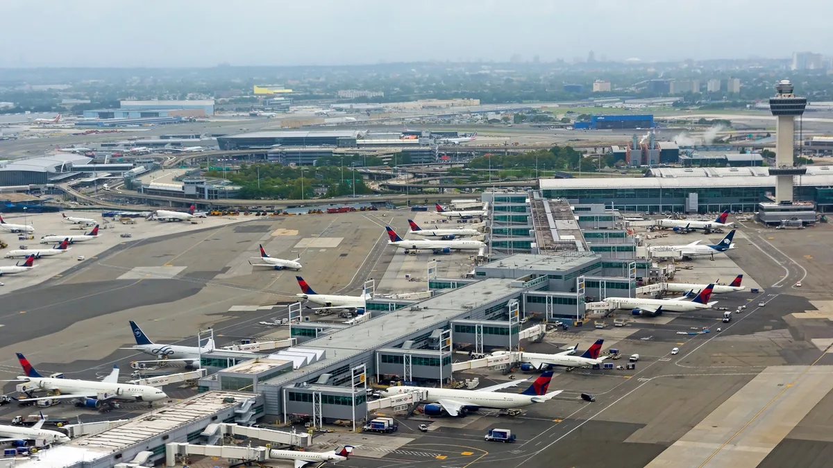 New York Hava Sahasında ATC İletişim Arızası Uçuşları Aksattı