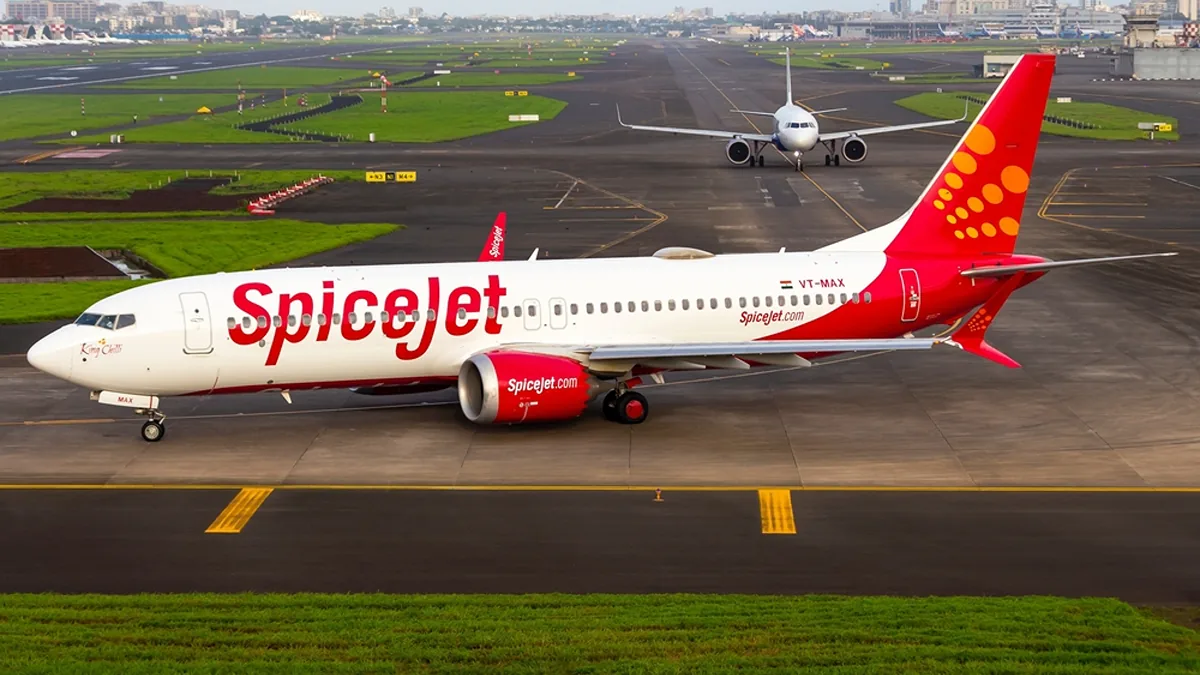 SpiceJet'in Mali Sorunları Büyüyor: Regülatör Yakın Takipte