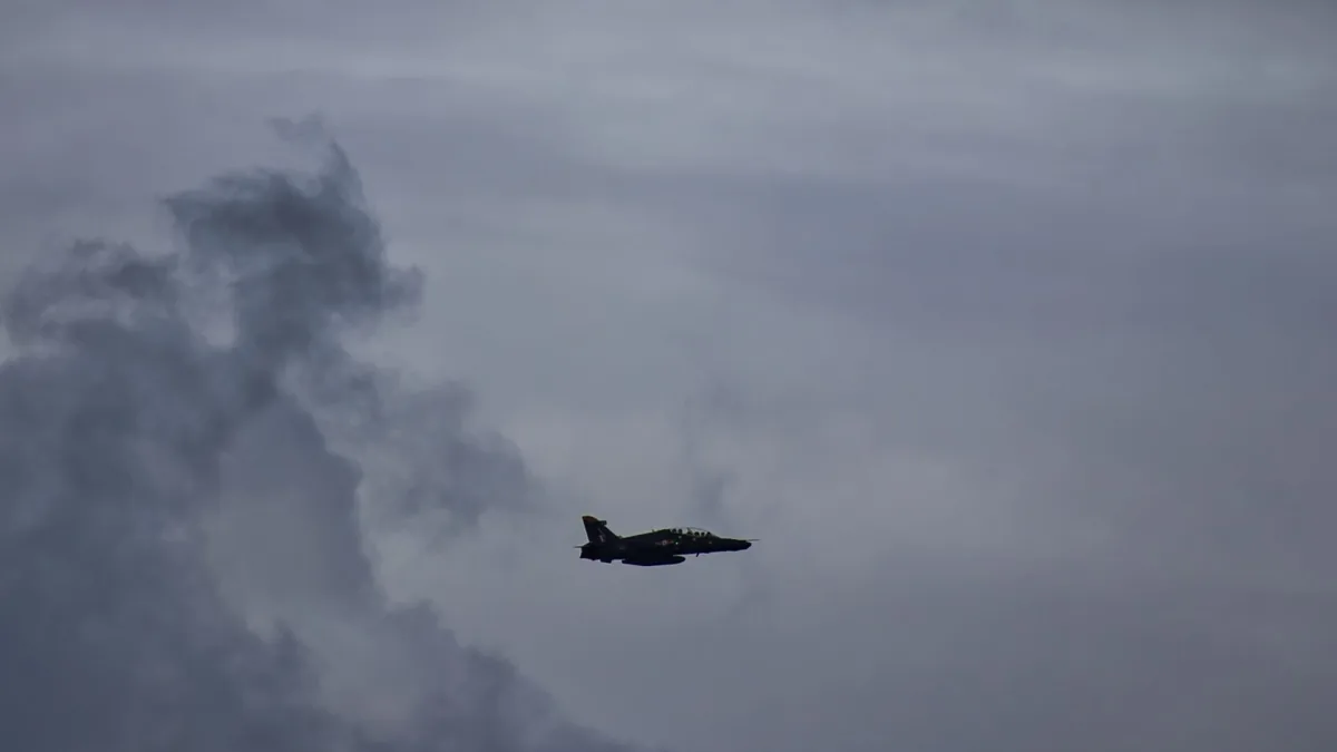 Galler'de RAF Hawk T2 Kazası: İki Pilot Hafif Yaralı Kurtuldu