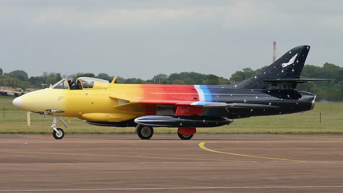 Hawker Hunter Kaliforniya Açıklarında Düştü: Pilot Kurtarıldı