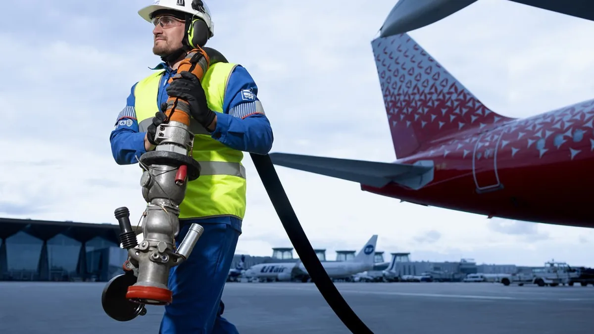 Gazprom Neft ve Aeroflot'tan Rusya'da SAF Üretimi İçin Stratejik İşbirliği