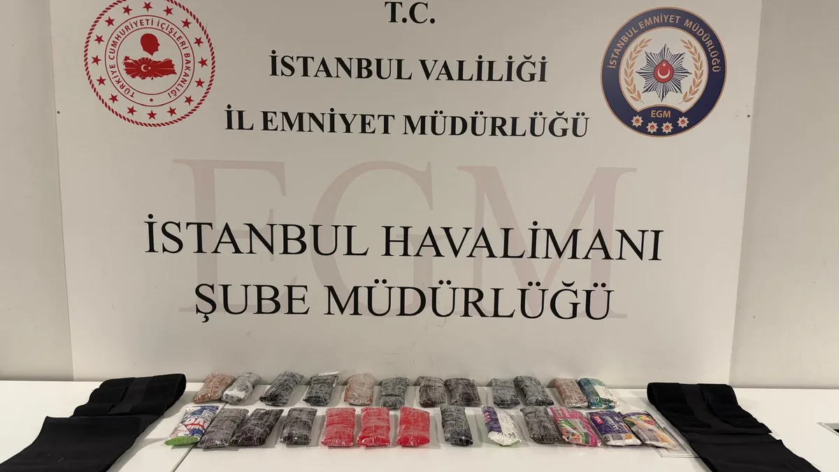 İstanbul Havalimanı'nda Büyük Metamfetamin Operasyonu: 2 Gözaltı