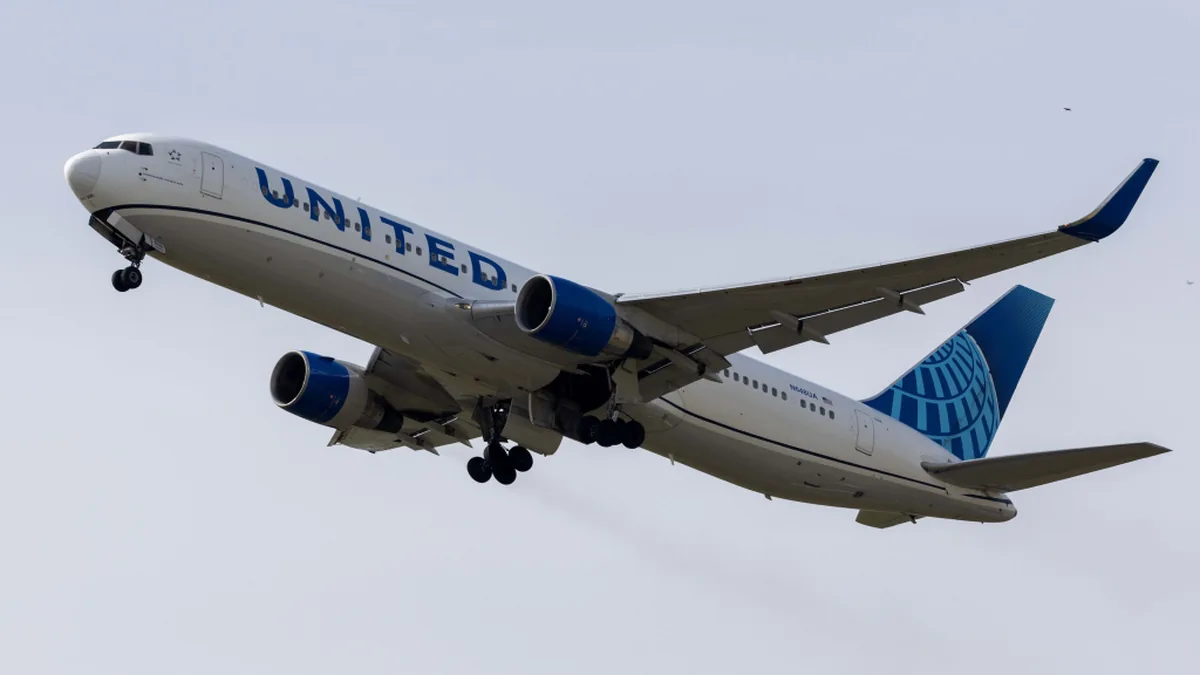 United Boeing 767-300 Atlantik Üzerinde Motor Arızası Yaşadı