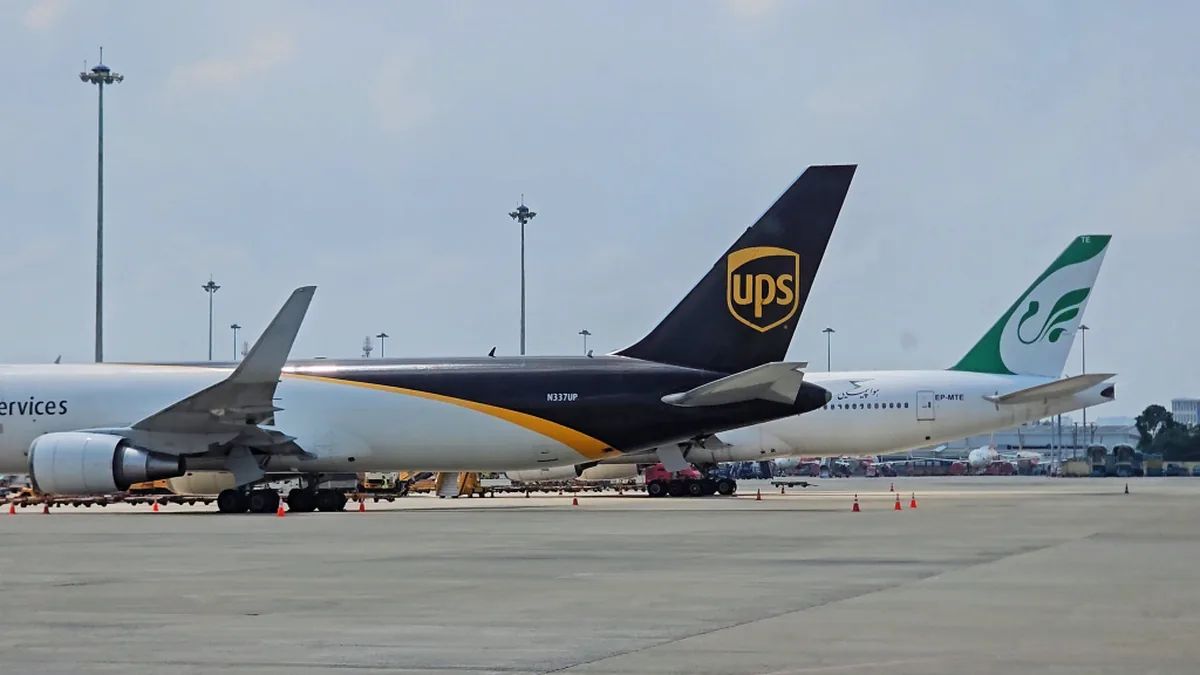 UPS Pilot Rahatsızlandı: İki Pilot 12 Saat Uçakta Dinlenmek Zorunda Kaldı