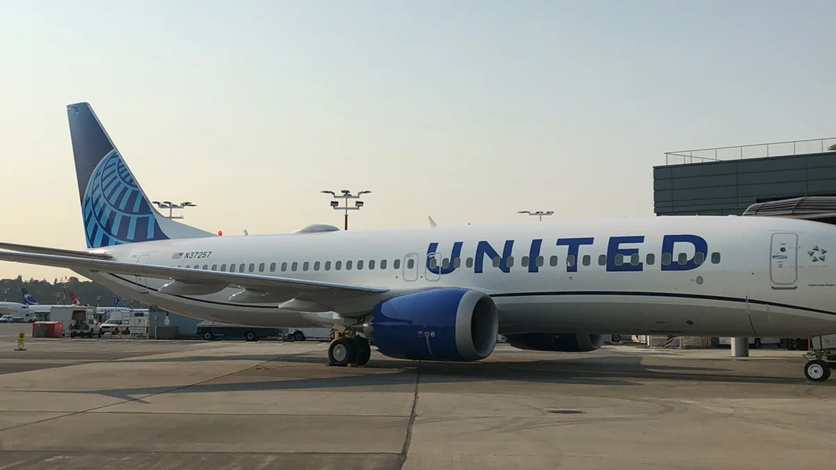 United Airlines Uçağında Tuvalet Krizi: Acil İnişten Vazgeçildi