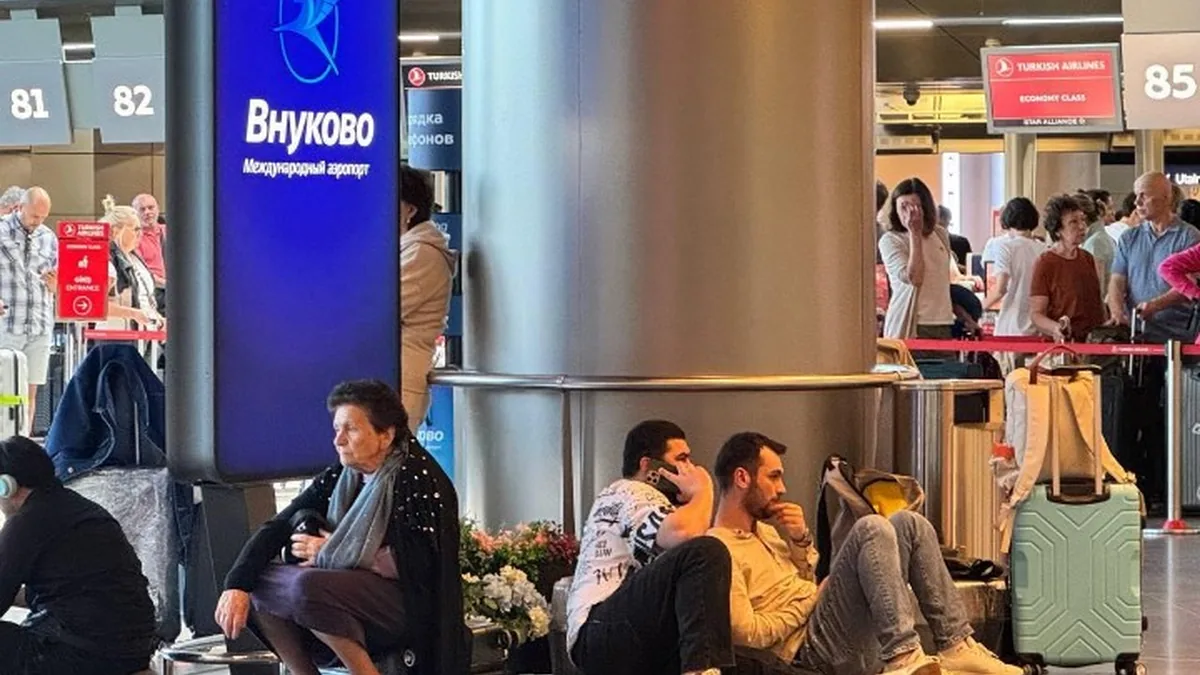 Moskova'da Drone Saldırıları Havacılığı Felç Etti: Yüzlerce Uçuş İptal