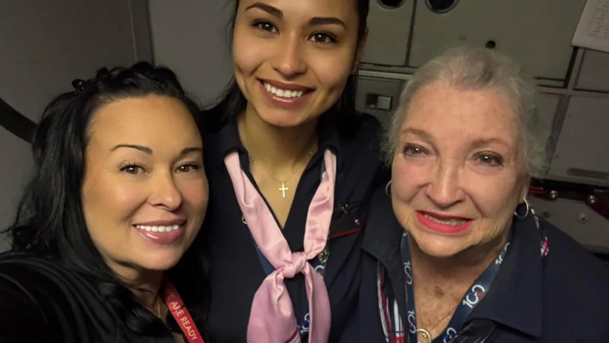 American Airlines'ın Efsane Kabin Memuru Carol Fair Emekli Oluyor